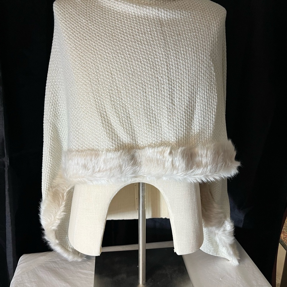 INC International Concepts Cream Knit Shawl - Picture 3 of 7